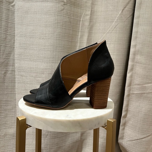 Black (faux) leather high heels, size 7.5 - never worn! - Picture 4 of 13